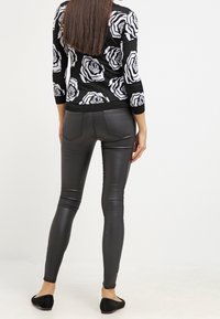 Anna Field Kardigan - black