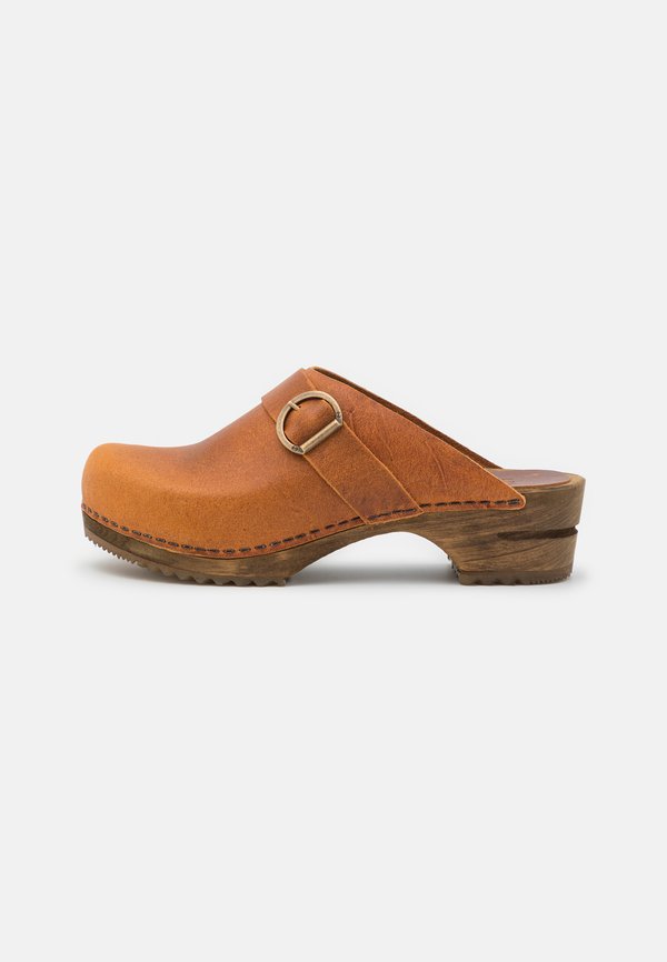 MARIA OPEN - Clogs - cognac4