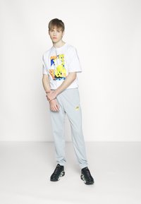 Nike Sportswear AIR TEE - Print T-shirt - white