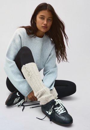 Bershka, KNITTED - LEG WARMERS - Guêtres - beige