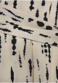 s.Oliver Short - beige-schwarz-bedruckt