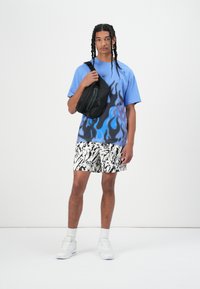 Thumbnail Image 3