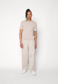 adidas Originals PREMIUM ESSENTIALS - Pantaloni sportivi - beige