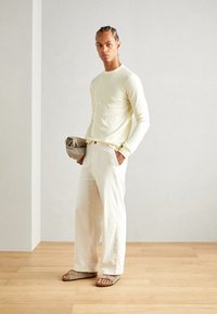 INDICODE JEANS Long sleeved top - white asparagus