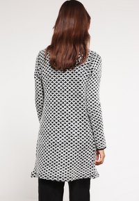 Soyaconcept Chaqueta de punto - black