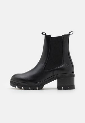 Platform ankle boots - black