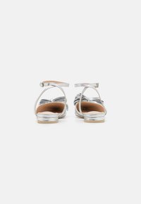 RAID MILLI - Sandalias - silver