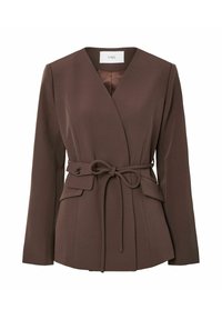 Bruine wikkeljas van gestructureerde stof, met een tailleband, twee voorzakken en een V-hals. Getailleerde pasvorm met lange mouwen.