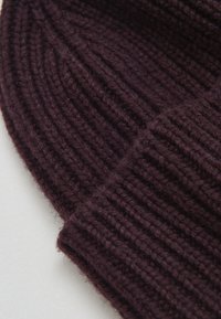 someday. BEKY SOFT - Beanie - plum