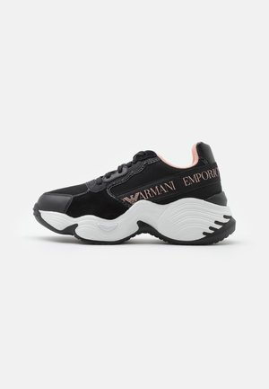 Trainers - black