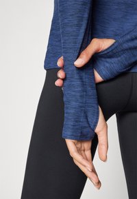 New Balance SPORT ESSENTIALS SPACE DYE QUARTER ZIP - Majica z dolgimi rokavi - navy heather