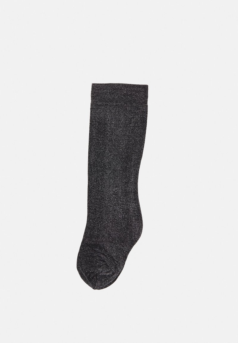Calza nera al ginocchio realizzata in un materiale lucido e testurizzato, caratterizzata da un colore solido e un bordo superiore liscio ed elastico.