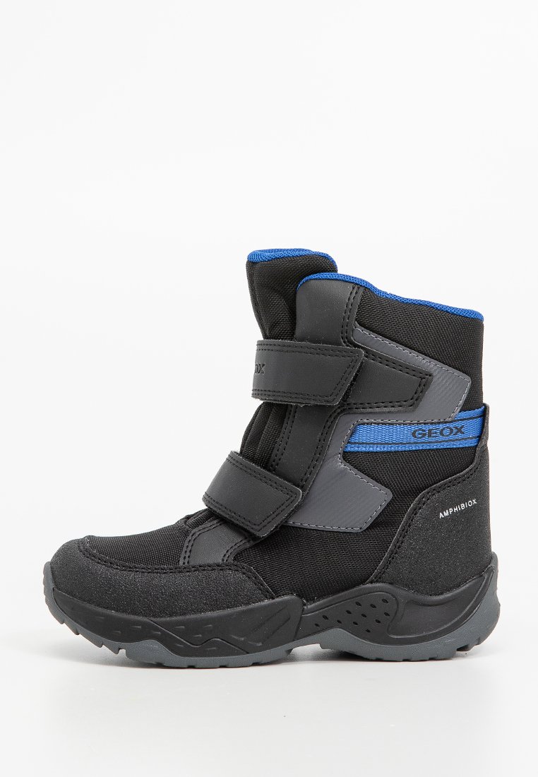 Czarne wodoodporne buty z niebieskimi akcentami, z dwoma paskami na rzepy i teksturowaną gumową podeszwą, zaprojektowane z myślą o trwałości i komforcie.