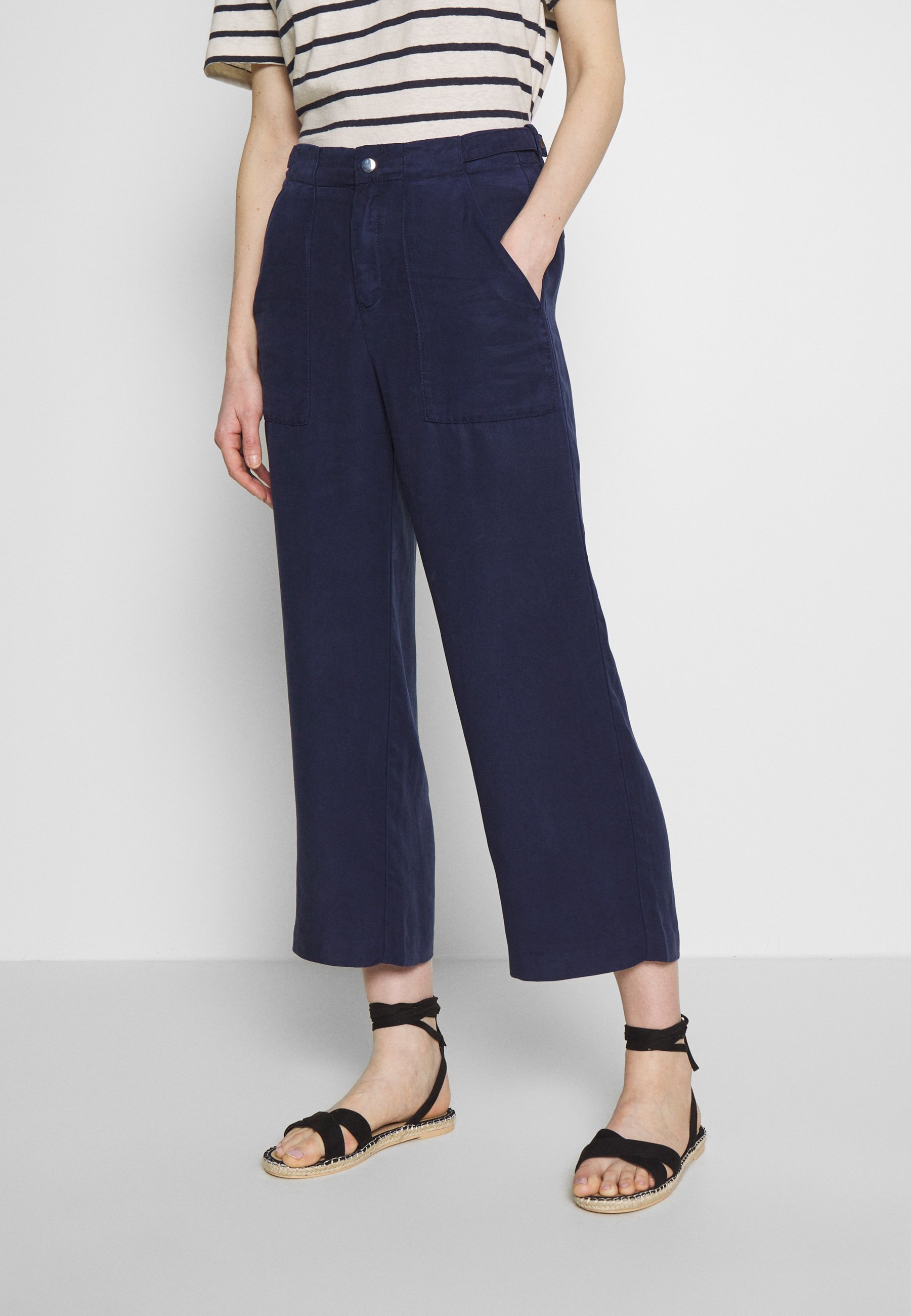 s.Oliver Bukse dark steel Zalando.no Culture CUANITTA PANTS - Bukse - blue iris