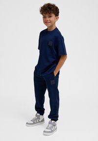 Hummel UNISEX granatowy