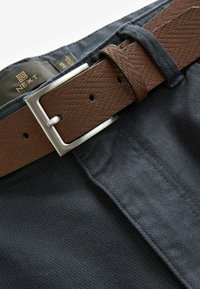 Next BELTED PRINTED STYLE SLIM FIT - Nadrágok - navy blue