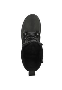 Botín negro hasta el tobillo con un exterior suave, punta redonda, diseño con cordones y un forro interior suave. Cuenta con una lengüeta para facilitar el uso.