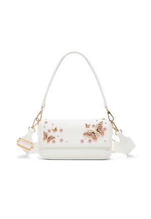 Sac à main blanc avec fermoirs dorés, décoré de papillons roses et dorés ainsi que de petites fleurs roses, avec une bandoulière amovible.