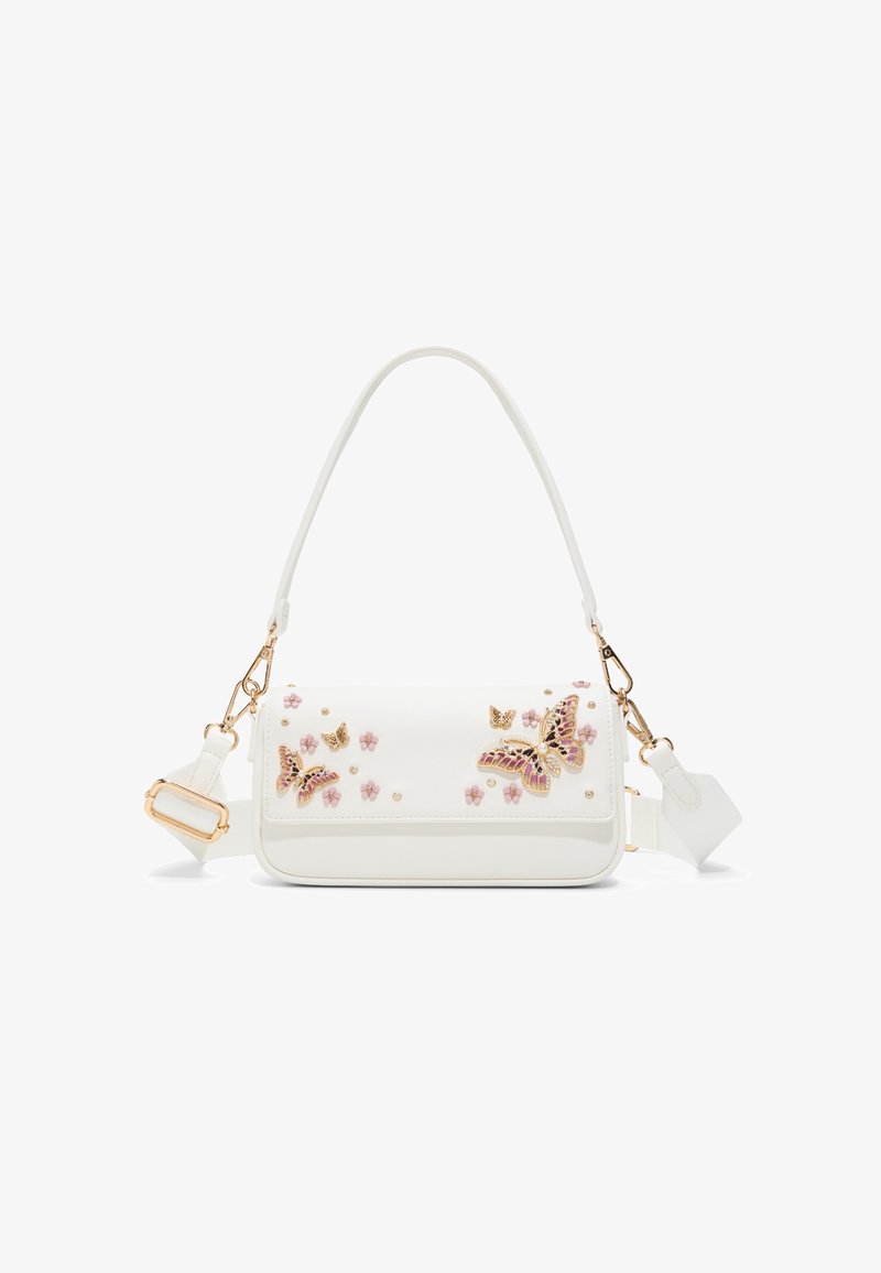 Sac à main blanc avec fermoirs dorés, décoré de papillons roses et dorés ainsi que de petites fleurs roses, avec une bandoulière amovible.