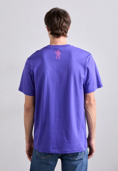 Billionaire Boys Club STRAIGHT LOGO - T-shirts med print - purple