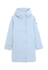 Imperméable bleu clair jusqu'aux genoux avec un col montant, une capuche fixée par deux boutons, des manches longues avec des poignets ajustables, et des poches frontales.