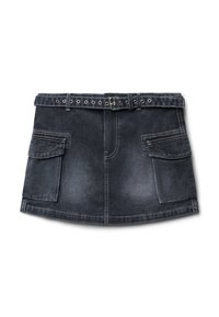 Gonna di denim grigia scura con taglio dritto, presenta due tasche anteriori, una cintura con occhielli in metallo e cuciture a contrasto.