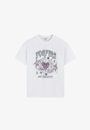 Camiseta blanca de algodón con mangas cortas que presenta una impresión gráfica de un corazón y calaveras; el texto dice "SCAPERS" y "NO PERSIGAS, SOLO ACTÚA."