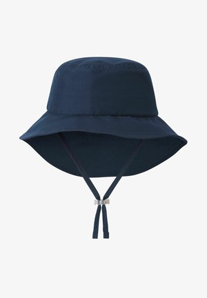 Granatowy kapelusz typu bucket wykonany z miękkiego materiału, z szerokim rondem i regulowanymi sznurkami podbródka z plastikowym zapięciem, zapewniającymi bezpieczne dopasowanie.
