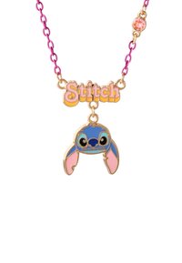Collier en chaîne rose avec un pendentif "Stitch" en ton doré, doté de détails en émail bleu et rose représentant le visage d'un personnage et des yeux noirs.