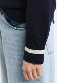 GANT V-NECK - Pulóver - evening blue
