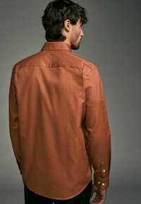 Next BUTTON DOWN OXFORD FIT - REGULAR FIT - Hemd - rust brown