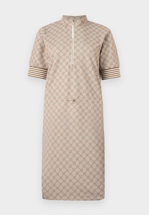 Bež haljina do koljena s smeđim kružnim uzorkom, prednjim dijelom na pola zatvarača, kratkim rukavima s prugastim manšetama u smeđoj i bež boji te podesivim strukom s vrpcom za zatezanje.