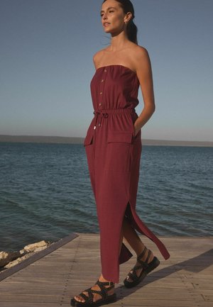 REGULAR FIT - Maxikleid - wine red