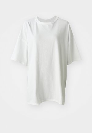 Weißes Baumwoll-T-Shirt mit kurzen Ärmeln, lockerer Passform, rundem Halsausschnitt und glatter Textur. Keine sichtbaren Muster oder Akzente.