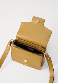 Lancel SMALL ANGELE - Ručna torba - mustard