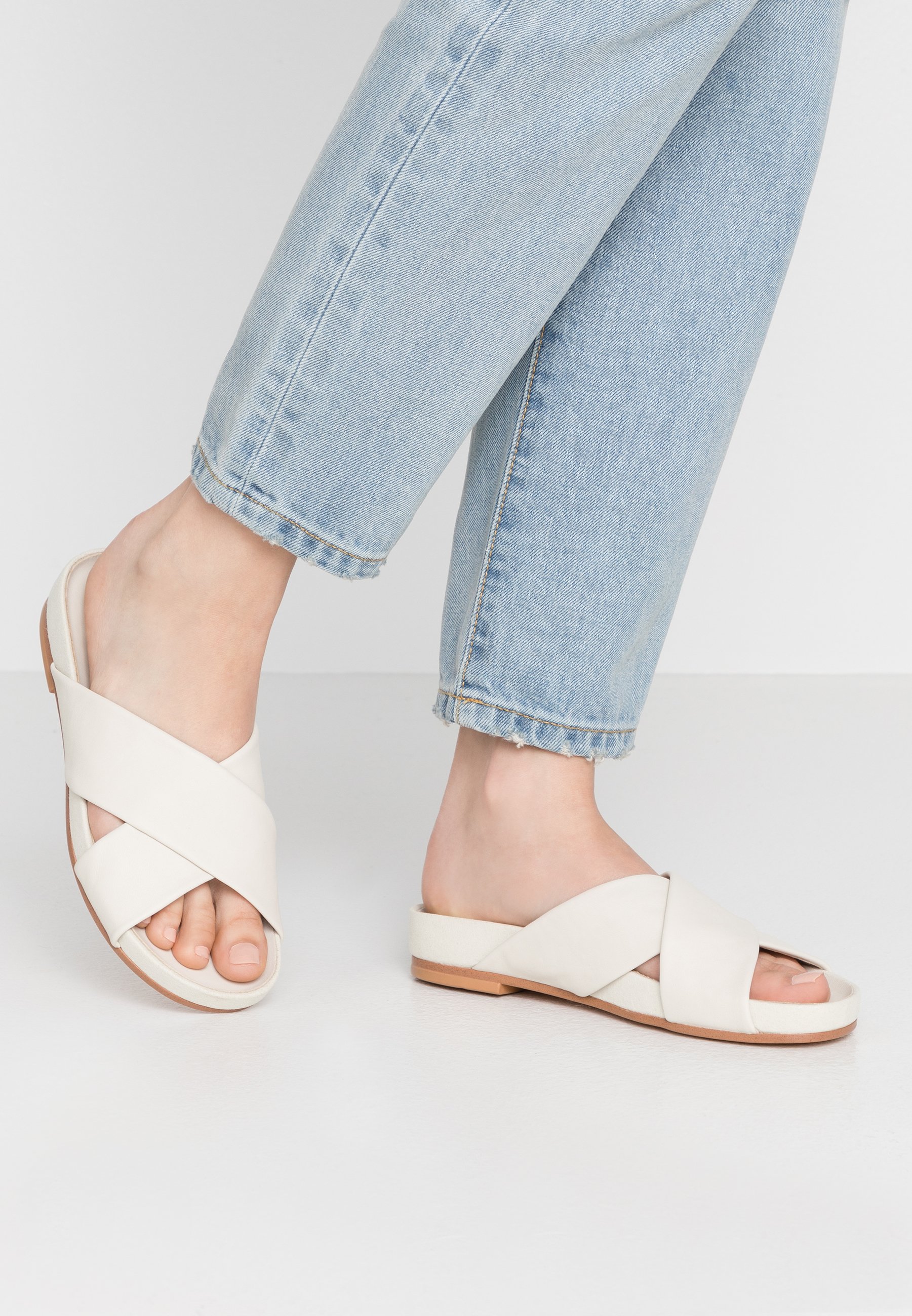 clarks mules uk