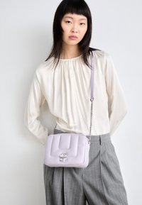 Unselected, light pastel purple