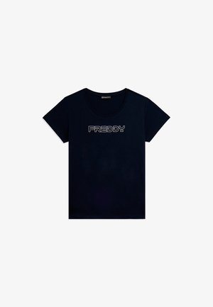 T-shirt nera a maniche corte con scollo arrotondato, con la scritta "FREDDY" in rilievo bianco al centro del petto.