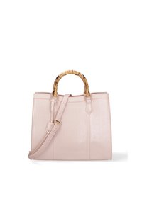 Borsa a tracolla sintetica rosa con finitura testurizzata, manico in bambù, tracolla staccabile e accessori in metallo dorato.