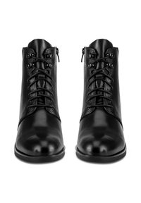 Czarne skórzane botki z okrągłym noskiem, sznurowanym przodem i bocznym zamkiem błyskawicznym. Gładka tekstura z błyszczącym wykończeniem i minimalistyczny design.