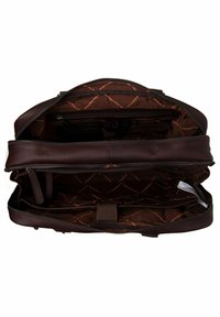 Borsa in pelle marrone con apertura superiore zip, dotata di un ampio interno, diversi scomparti e una fodera a motivo trapuntato.