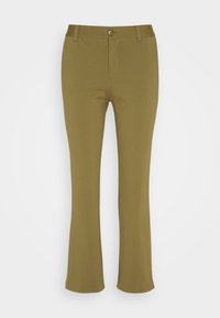 Pantalones acampanados de color verde oliva, fabricados con una tela suave de textura lisa. Cuentan con un cierre frontal de botón y un diseño de talle alto ajustado.