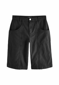 Schwarze Denim-Shorts mit einem strukturierten Design, ausgestattet mit großen Fronttaschen und einem klassischen Knopfverschluss. Die Nähte sind entlang der Säume sichtbar.