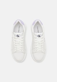 Calvin Klein Jeans CHUNKY CUPSOLE LACEUP MON - Zapatillas - bright white/pastel lilac
