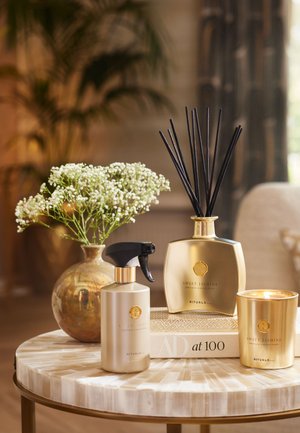 Rituals SCENTED CANDLE - CASHMERE ROSE PRIVATE COLLECTION - FLORAL - Duftkerze