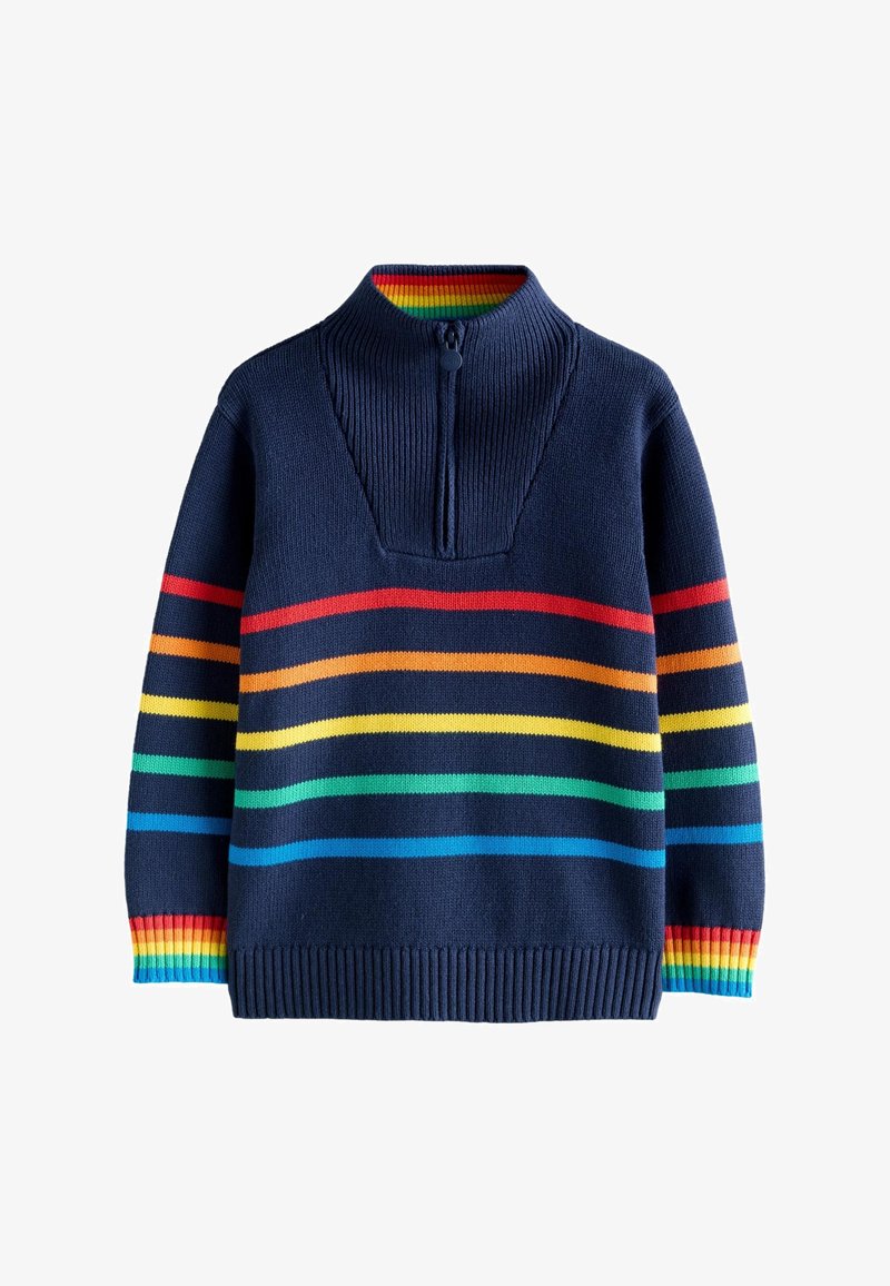Marineblauer Strickpullover mit Halb-Reißverschlusskragen, der horizontale Regenbogenstreifen über der Brust, den Ärmeln und Bündchen aufweist.
