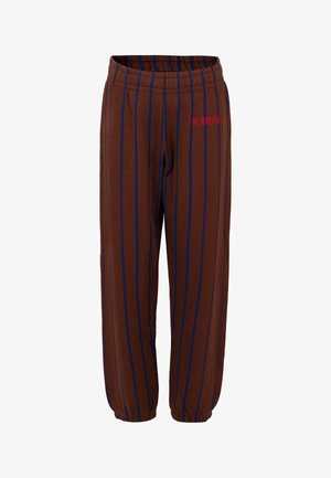 Bruine gestreepte broek gemaakt van zachte stof, met donkerblauwe verticale strepen en een elastische tailleband. Verfraaid met rode borduurwerk.