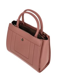 Rózsaszín szintetikus bőr kézitáska két lekerekített fogóval, cipzáras záródással, és az elülső panelen vízszintes varrással és patenttal.
