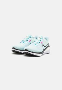 Nike Performance VOMERO 17 - Maanteejooksu jalatsid - glacier blue/black/barely green/vapor green/metallic silver/laser fuchsia