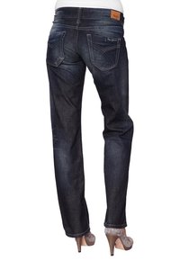 Mörkblå denimjeans med rak passform, bakfickor med sömnadsdetaljer och en märkesläderlapp vid midjan.